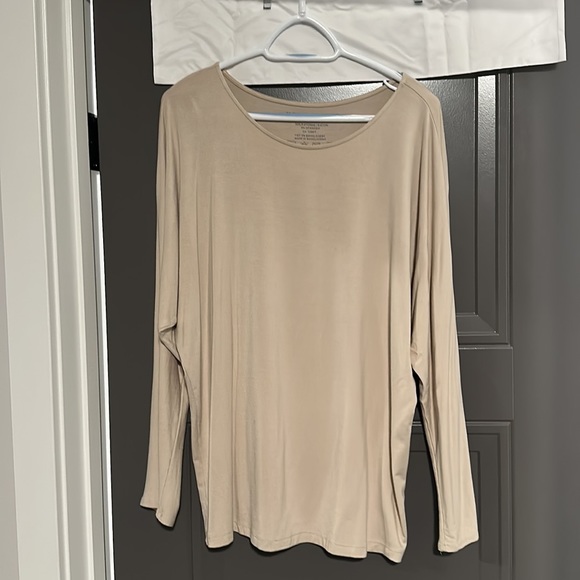 Long sleeve top - Picture 2 of 5